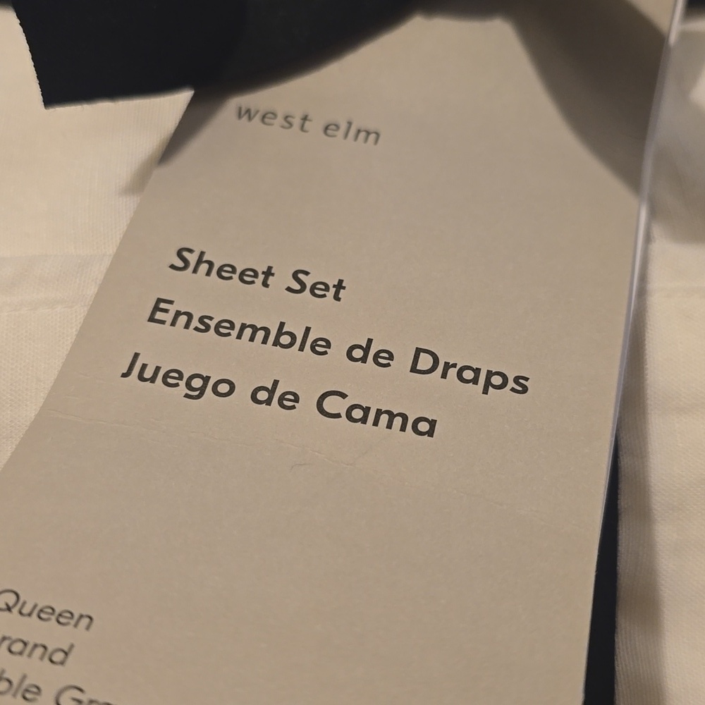 West Elm Signature Tencel Linen Sheet Set,Queen,White,Retail Price $269.00 USD - Picture 6 of 16